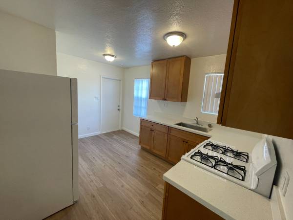 1BR/1BA Apartment on 99th Ave Ct · Oakland photo 5