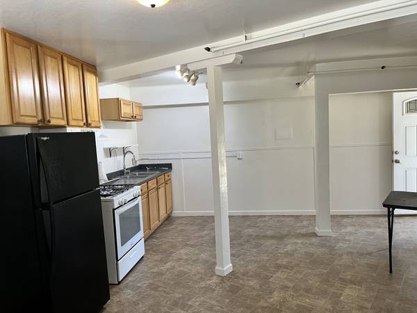 Apartments on Old Redwood Hwy · Santa Rosa photo 2