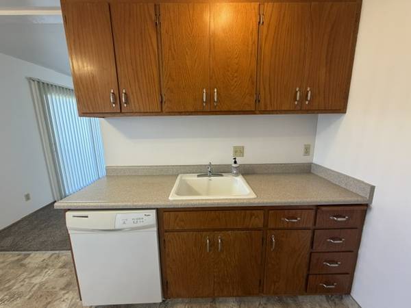 1BR/1BA Apartment on Alida Way · South San Francisco photo 5