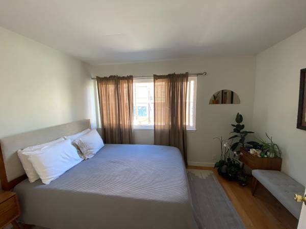 2BR/1BA Apartment · San Francisco photo 4