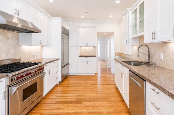 3BR/3BA Single Family House · San Francisco photo 5