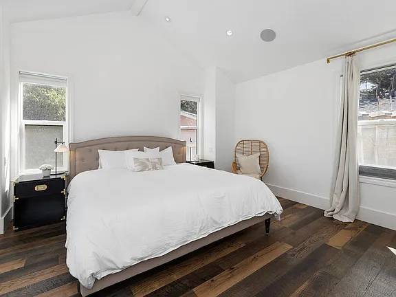 2BR/3BA Single Family House on 11th St · Montara photo 2