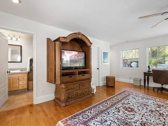 2BR/4BA Single Family House on Mcdonough Heights Rd · Healdsburg photo 2