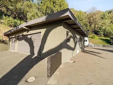 2BR/4BA Single Family House on Mcdonough Heights Rd · Healdsburg photo 5