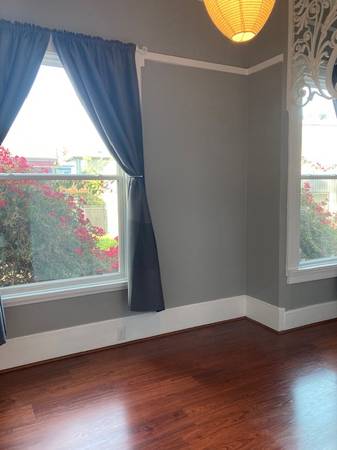 3BR/1BA Duplex on Center St. Apt A · Oakland photo 5