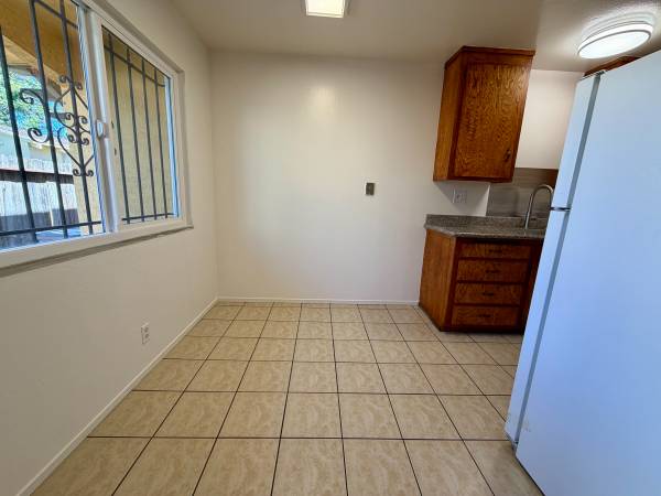 1BR/1BA Apartment on Viola St · Oakland photo 3