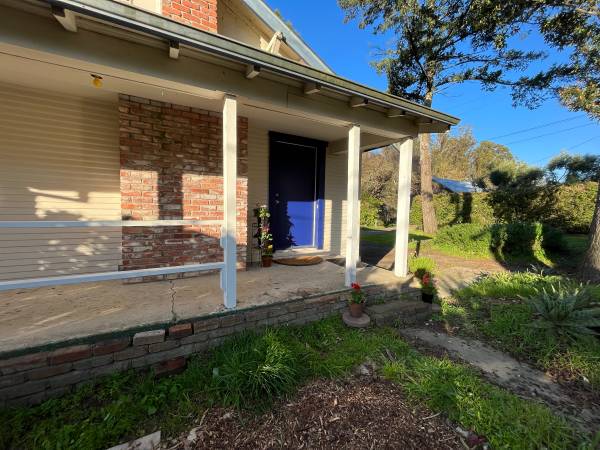3BR/1BA Apartment · Sebastopol photo 2