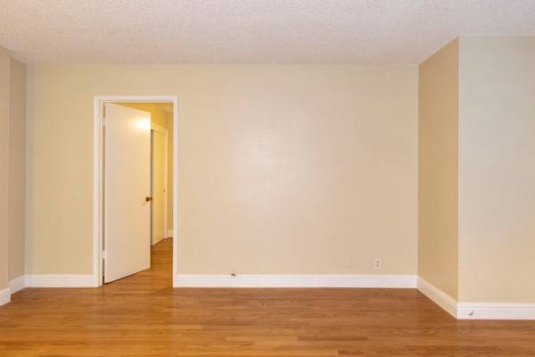 2297-9 Sutter photo 5