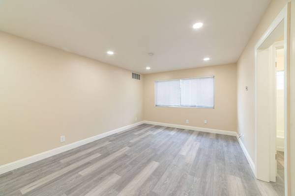 490 42nd Street, Oakland, CA 94609 photo 4