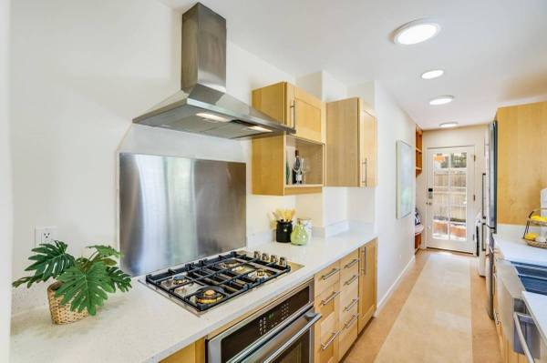 1BR/1BA Condo · Palo Alto photo 3