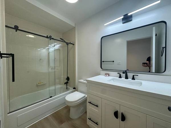 1BR/1BA Condo · Los Altos photo 3