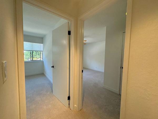 1BR/1BA Condo · Los Altos photo 5