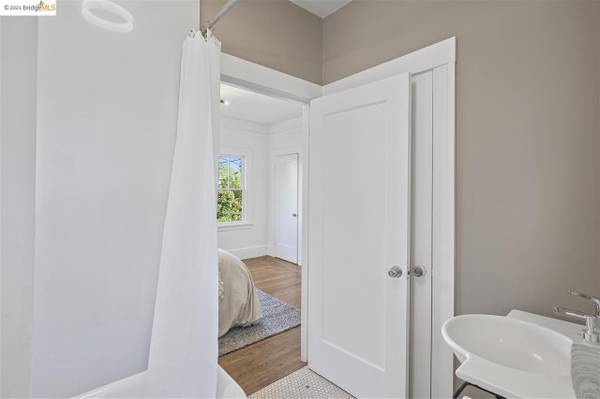 1BR/1BA Condo on Grant St · Berkeley photo 3