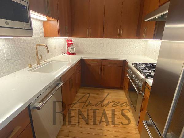 2BR/2BA Apartment · San Francisco photo 3