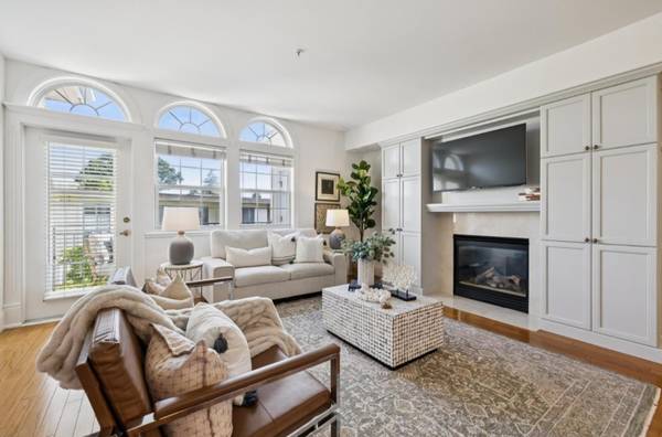 1BR/1BA Condo · Burlingame photo 4