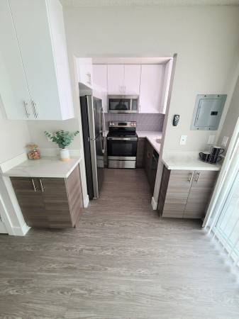 Stunning 3 Bed 2 Bath Downtown Sunnyvale with Bonus Room photo 2