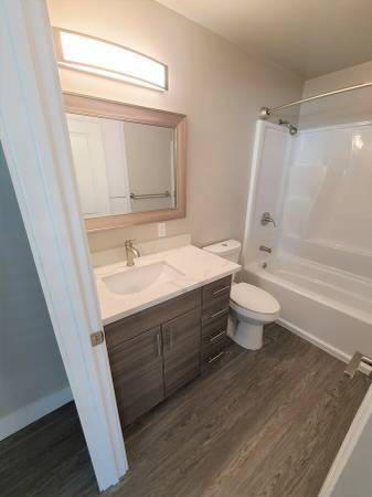 Stunning 3 Bed 2 Bath Downtown Sunnyvale with Bonus Room photo 4