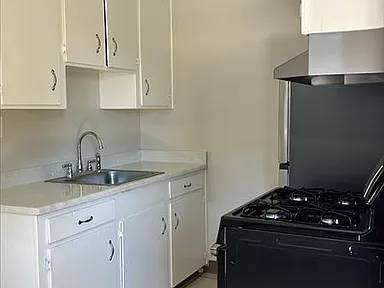 2BR/1BA Apartment on Ellis St · Petaluma photo 3