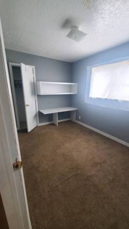 2BR/1BA Duplex · Oakland photo 3