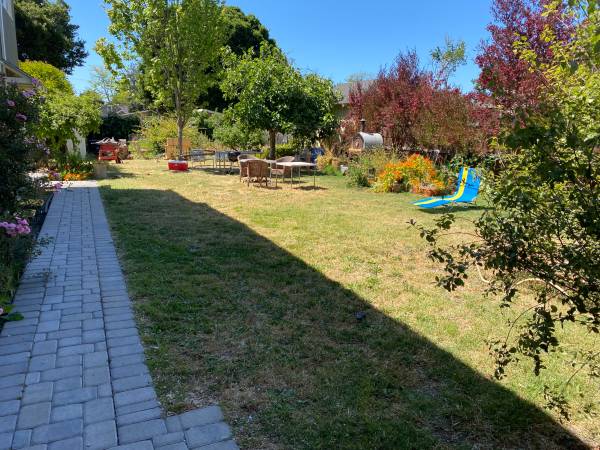 2BR/1BA Duplex on Ashby Ave · Berkeley photo 3