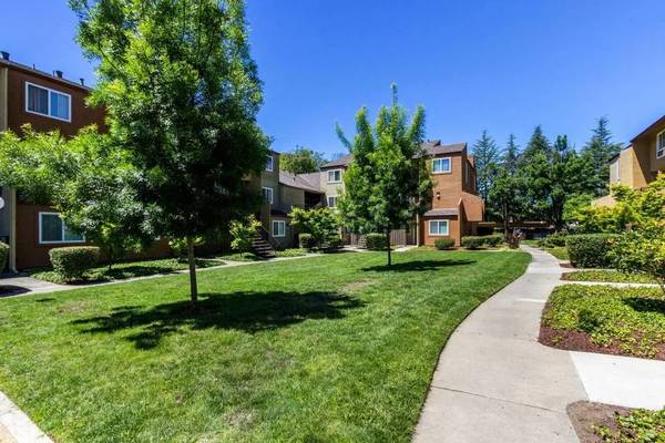 Apartments on Monroe Ave · Fremont photo 4
