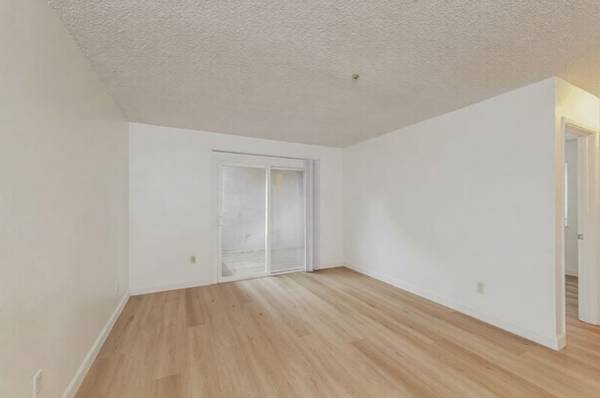 0BR/1BA Apartment · Santa Rosa photo 4