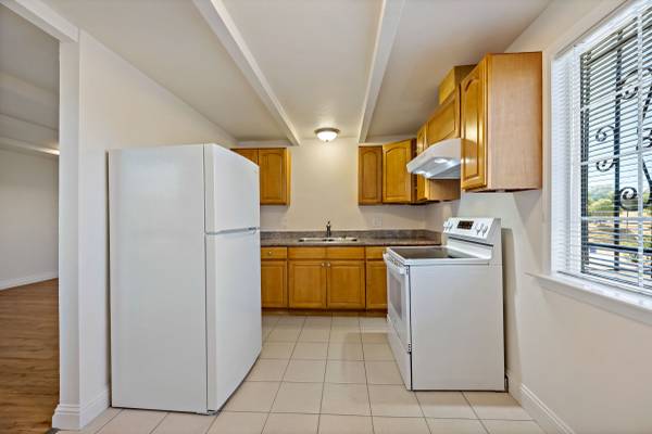 324 S 4th St Richmond, CA 94804 photo 2