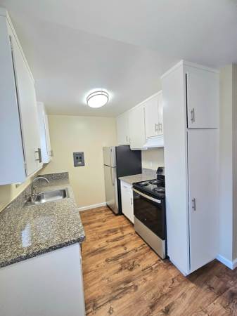 Cloverdale Apartments photo 5