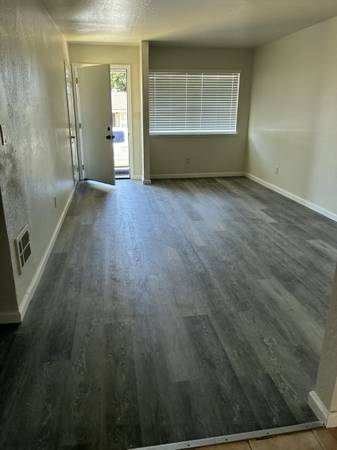 2BR/1BA Single Family House · Vallejo photo 2