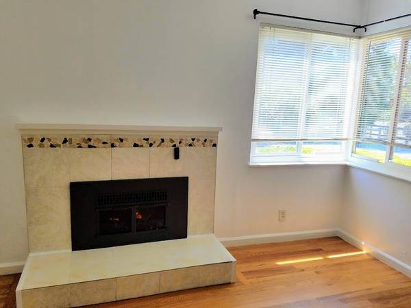 2BR/1BA Apartment · Palo Alto photo 2