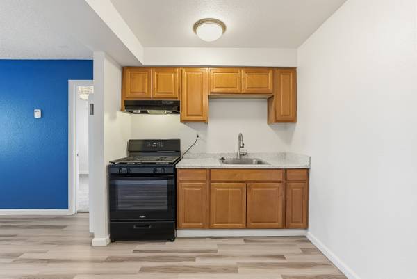 Apartments on Crystal Street · Suisun City photo 5