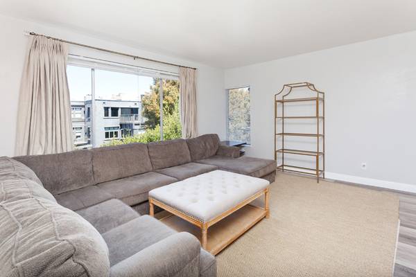 2BR/2BA Apartment on Washington Street 08 · San Francisco photo 3