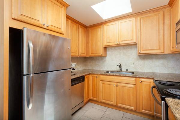 2BR/2BA Apartment on Washington Street 08 · San Francisco photo 5