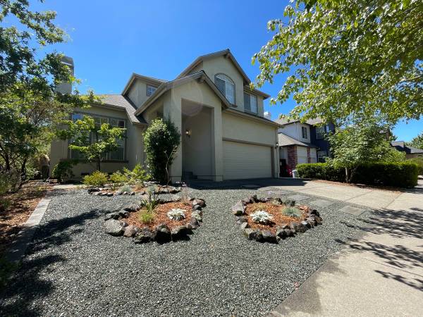 4BR/3BA Single Family House on Prospect Ave. · Santa Rosa photo 2