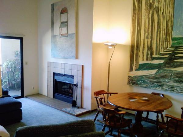 1BR/1BA Condo · Oakland photo 3