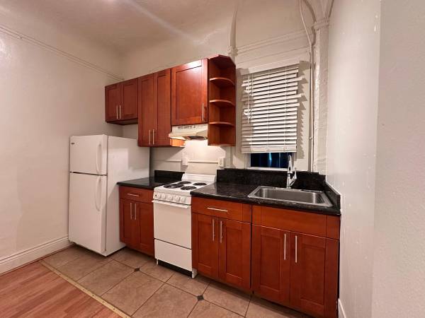 Palace Court Apartments LLC. photo 2