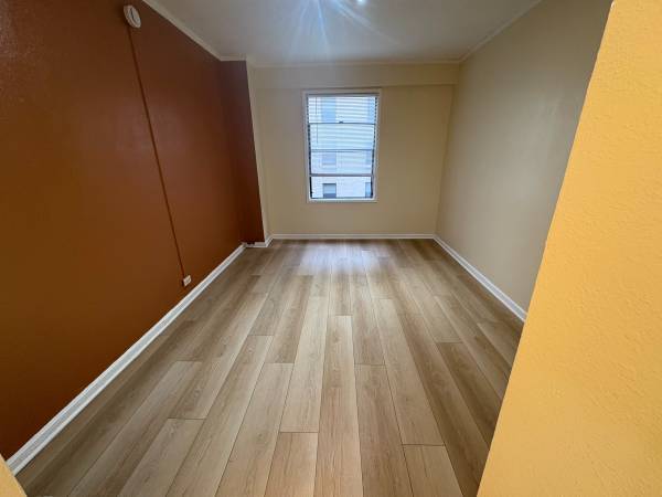Apartment · Oakland photo 4