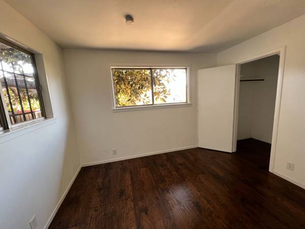 3BR/1BA Apartment · Berkeley photo 4