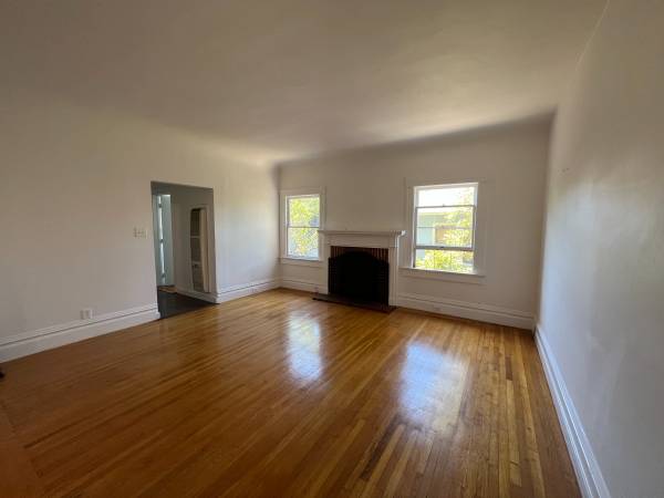 3BR/1BA Apartment · Berkeley photo 5