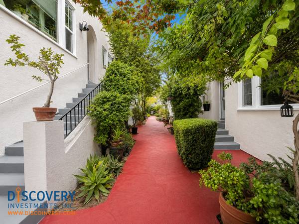 0BR/1BA Duplex on Mandana Blvd. · Oakland photo 3
