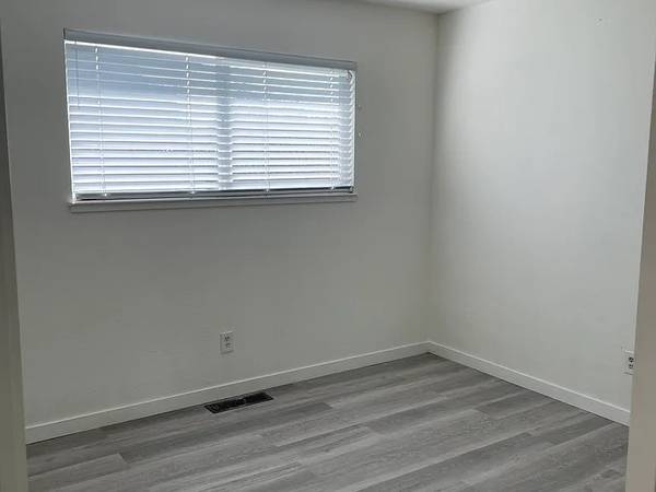 Duplexs on Delport Ave · Santa Rosa photo 5