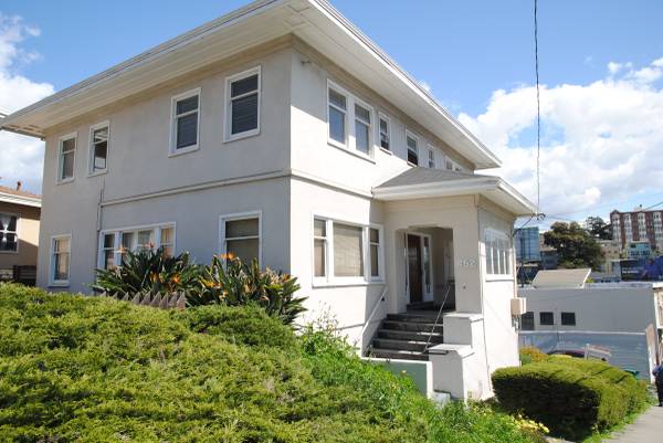 Apartments on Elwood · Oakland