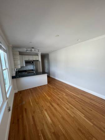1BR/1BA Apartment · Oakland photo 2