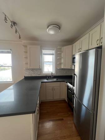 1BR/1BA Apartment · Oakland photo 4