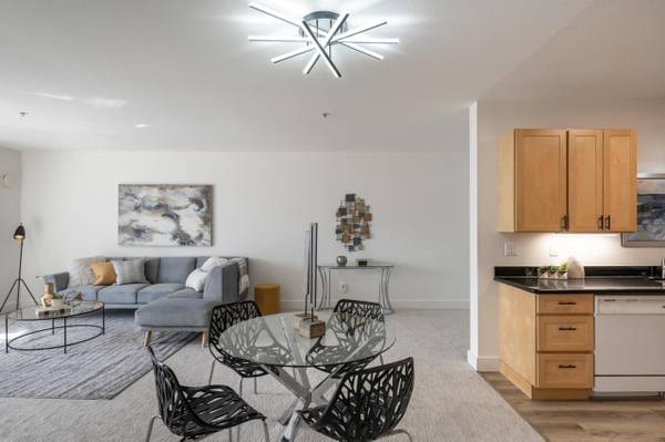 1BR/1BA Condo on Telegraph Ave · Oakland photo 3
