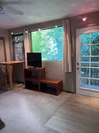 1BR/1BA Duplex · Forestville photo 5