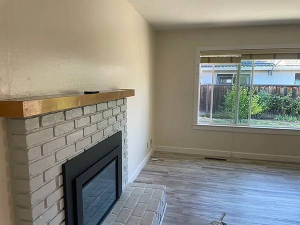 2BR/1BA Duplex · Mountain View photo 3