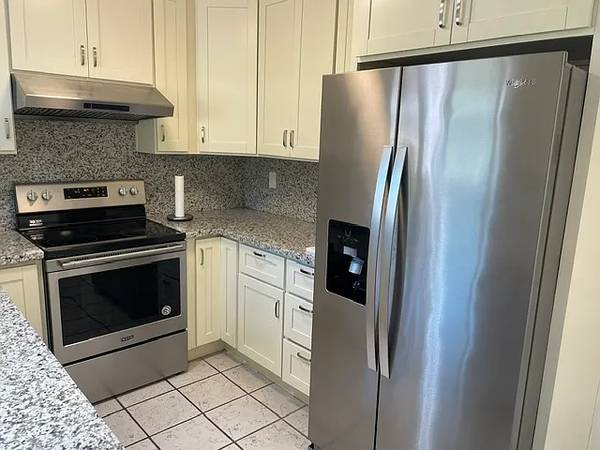 2BR/1BA Duplex · Mountain View photo 5