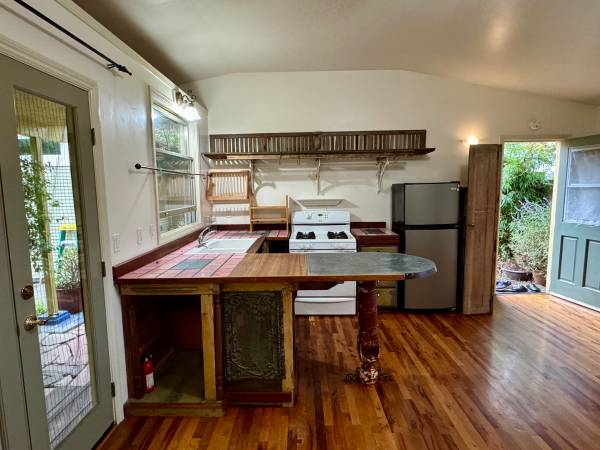 0BR/1BA In Law Adu · Santa Rosa photo 4