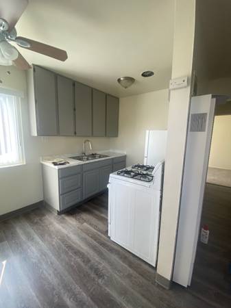 Tiki Apartments photo 2